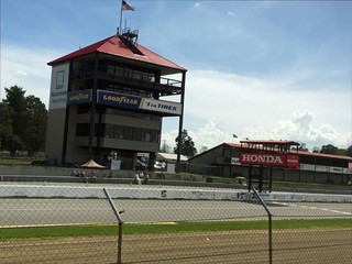 Rain Briefly Slows Day One of Mid-Ohio Majors